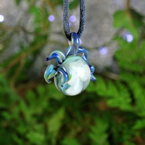 Lampwork Organic Nature Glass Jewelry // Borosilicate Glass // Boro Pendant // Glass Necklace // White Flower, Blue Detail // Z314