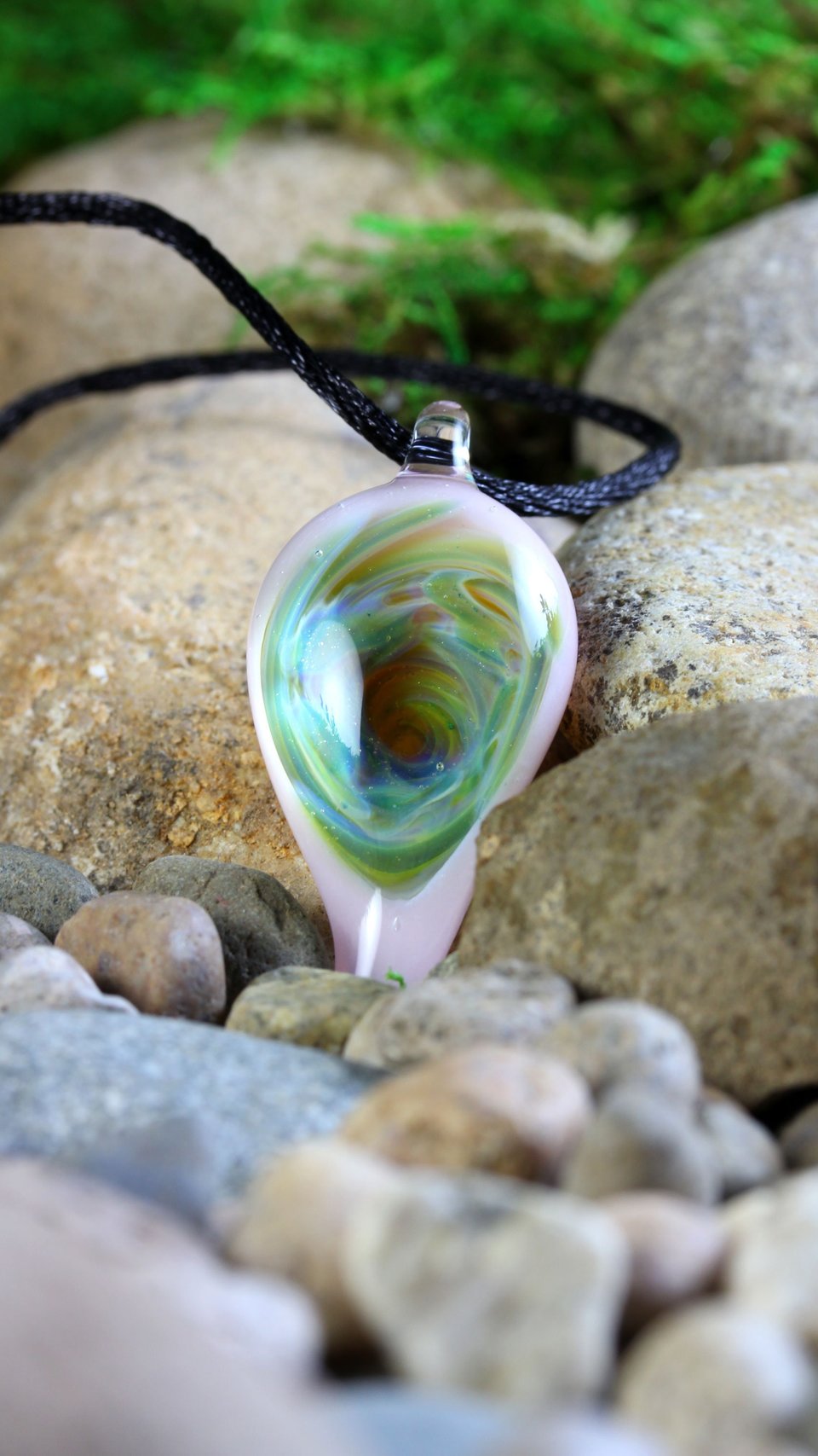 Infinity Lampwork Pendant // Boro/Borosilicate Glass Necklace // Iridescent Light Rainbow Flecks, Pink // Z1088