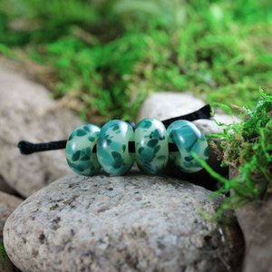 4 Loose Lampwork Rondelle Beads // Borosilicate/Boro Glass // Soft Green Speckles // Z804