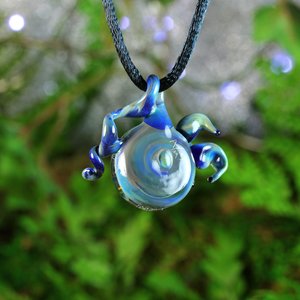 Lampwork Organic Nature Glass Jewelry // Borosilicate Glass // Boro Pendant // Glass Necklace // White Flower, Blue Detail // Z314