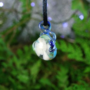 Lampwork Organic Nature Glass Jewelry // Borosilicate Glass // Boro Pendant // Glass Necklace // White Flower, Blue Detail // Z314