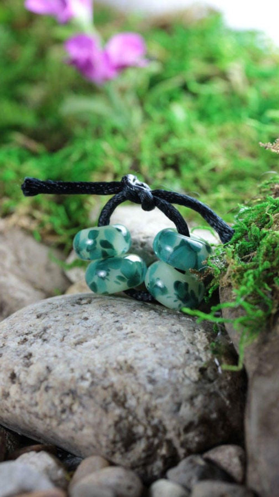 4 Loose Lampwork Rondelle Beads // Borosilicate/Boro Glass // Soft Green Speckles // Z804